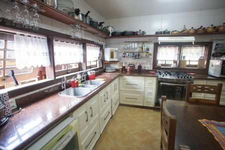 Casa de condomínio à venda com 320m², 6 quartos e 2 vagasCozinha