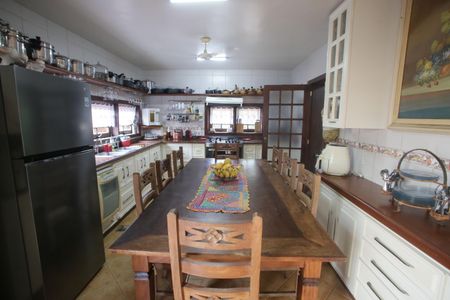 Casa de condomínio à venda com 320m², 6 quartos e 2 vagasCozinha