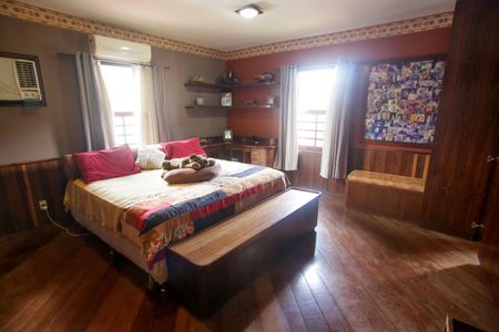 Casa de condomínio à venda com 320m², 6 quartos e 2 vagasQuarto Suíte