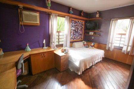 Casa de condomínio à venda com 320m², 6 quartos e 2 vagasQuarto 4