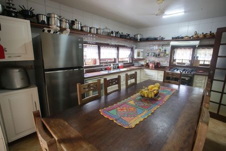 Casa de condomínio à venda com 320m², 6 quartos e 2 vagasCozinha