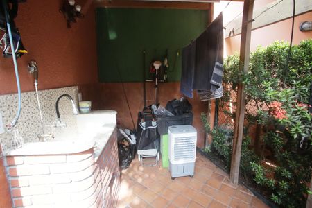 Casa de condomínio à venda com 320m², 6 quartos e 2 vagasTanque Externo