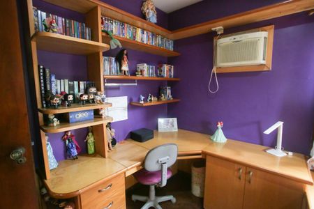 Casa de condomínio à venda com 320m², 6 quartos e 2 vagasQuarto 4