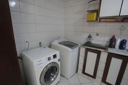 Casa de condomínio à venda com 320m², 6 quartos e 2 vagasÁrea de Serviço