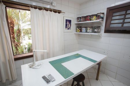 Casa de condomínio à venda com 320m², 6 quartos e 2 vagasQuarto de Serviço