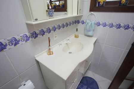 Casa de condomínio à venda com 320m², 6 quartos e 2 vagasLavabo