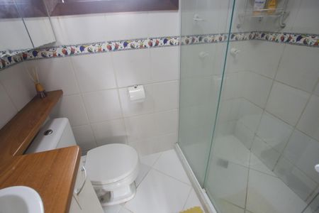 Casa de condomínio à venda com 320m², 6 quartos e 2 vagasBanheiro Social