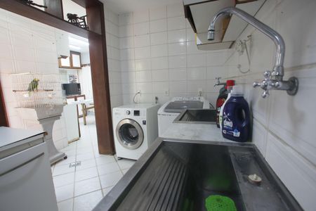 Casa de condomínio à venda com 320m², 6 quartos e 2 vagasÁrea de Serviço