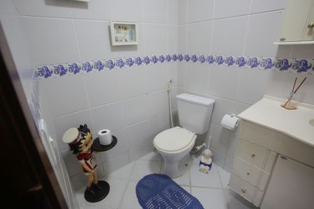 Casa de condomínio à venda com 320m², 6 quartos e 2 vagasLavabo