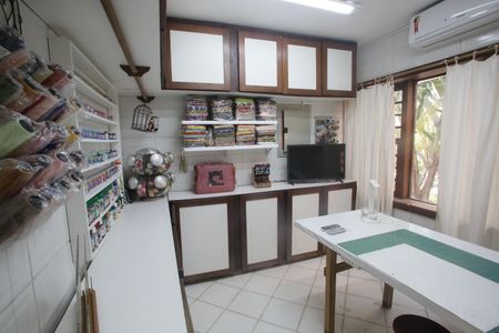 Casa de condomínio à venda com 320m², 6 quartos e 2 vagasQuarto de Serviço