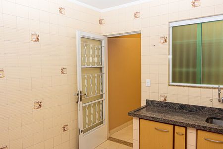 Casa à venda com 132m², 3 quartos e 2 vagas Casa à venda com 132m², 3 quartos e 2 vagasCozinha