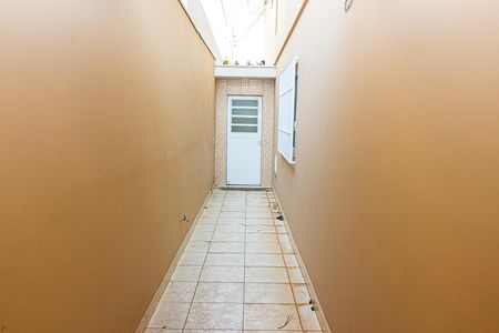 Casa à venda com 132m², 3 quartos e 2 vagas Casa à venda com 132m², 3 quartos e 2 vagasCorredor