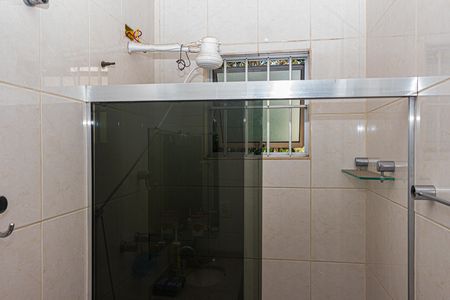 Casa à venda com 132m², 3 quartos e 2 vagas Casa à venda com 132m², 3 quartos e 2 vagasBanheiro