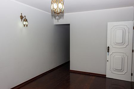 Casa à venda com 132m², 3 quartos e 2 vagas Casa à venda com 132m², 3 quartos e 2 vagasSala