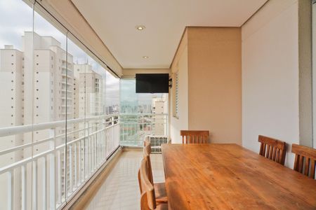 Apartamento à venda com 87m², 3 quartos e 2 vagasVaranda