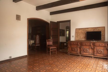 Casa à venda com 660m², 3 quartos e 3 vagasSala de TV