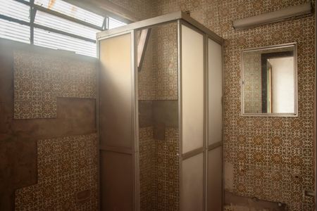 Casa à venda com 660m², 3 quartos e 3 vagasEdícula - Banheiro da Suíte