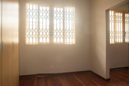 Casa à venda com 660m², 3 quartos e 3 vagasQuarto 1 - Closet