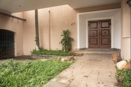 Casa à venda com 660m², 3 quartos e 3 vagasFrente