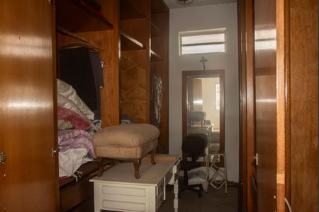 Casa à venda com 660m², 3 quartos e 3 vagasSuíte - Closet