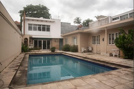 Casa à venda com 660m², 3 quartos e 3 vagasPiscina