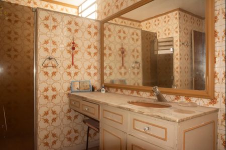 Casa à venda com 660m², 3 quartos e 3 vagasBanheiro da Suíte