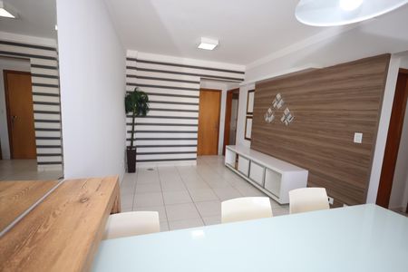 Apartamento para alugar com 78m², 2 quartos e 1 vagaSala