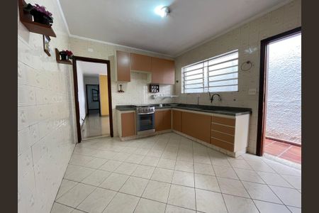 Casa à venda com 87m², 4 quartos e 2 vagas Casa à venda com 87m², 4 quartos e 2 vagasCozinha
