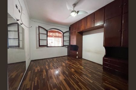 Casa à venda com 87m², 4 quartos e 2 vagas Casa à venda com 87m², 4 quartos e 2 vagasQuarto 4