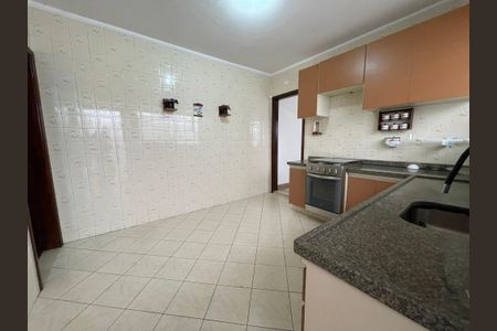 Casa à venda com 87m², 4 quartos e 2 vagas Casa à venda com 87m², 4 quartos e 2 vagasCozinha