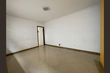 Casa à venda com 87m², 4 quartos e 2 vagas Casa à venda com 87m², 4 quartos e 2 vagasSala