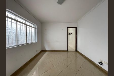 Casa à venda com 87m², 4 quartos e 2 vagas Casa à venda com 87m², 4 quartos e 2 vagasSala