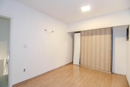 Casa à venda com 174m², 3 quartos e 2 vagasQuarto 1