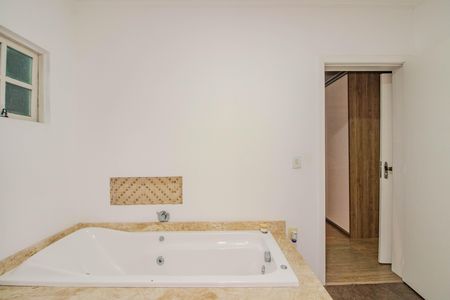 Casa à venda com 174m², 3 quartos e 2 vagasBanheiro da Suíte 3