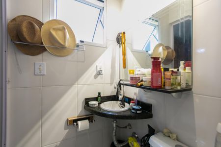 Casa para alugar com 100m², 2 quartos e 1 vagaBanheiro da Suíte 1 