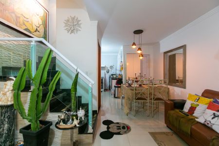 Casa para alugar com 100m², 2 quartos e 1 vagaSala