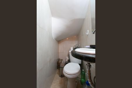 Casa para alugar com 100m², 2 quartos e 1 vagaLavabo