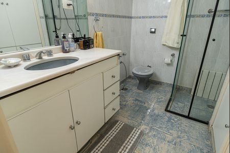 Apartamento à venda com 200m², 3 quartos e 2 vagasBanheiro 2