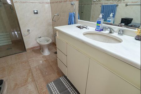 Apartamento à venda com 200m², 3 quartos e 2 vagasBanheiro da Suíte