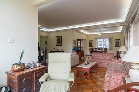 Apartamento à venda com 200m², 3 quartos e 2 vagasSala