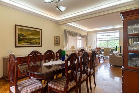 Apartamento à venda com 200m², 3 quartos e 2 vagasSala