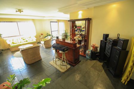 Apartamento à venda com 309m², 3 quartos e 4 vagas Apartamento à venda com 309m², 3 quartos e 4 vagasÁrea comum