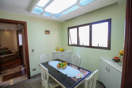 Apartamento à venda com 309m², 3 quartos e 4 vagas Apartamento à venda com 309m², 3 quartos e 4 vagasCozinha