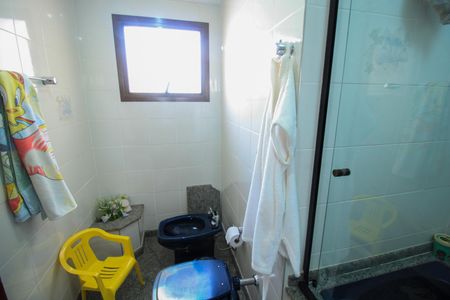 Apartamento à venda com 309m², 3 quartos e 4 vagas Apartamento à venda com 309m², 3 quartos e 4 vagasBanheiro Suíte 2