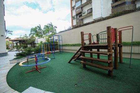 Apartamento à venda com 309m², 3 quartos e 4 vagas Apartamento à venda com 309m², 3 quartos e 4 vagasÁrea comum