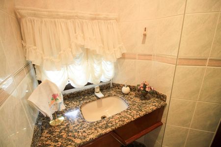 Apartamento à venda com 309m², 3 quartos e 4 vagas Apartamento à venda com 309m², 3 quartos e 4 vagasLavabo