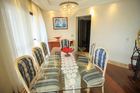 Apartamento à venda com 309m², 3 quartos e 4 vagas Apartamento à venda com 309m², 3 quartos e 4 vagasSala