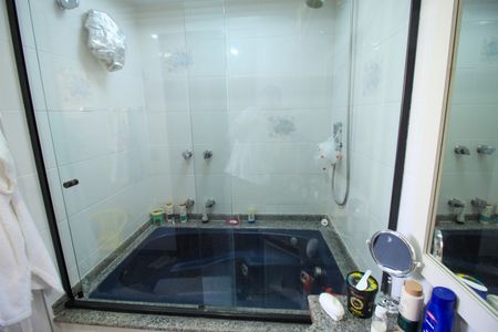 Apartamento à venda com 309m², 3 quartos e 4 vagas Apartamento à venda com 309m², 3 quartos e 4 vagasBanheiro Suíte 2