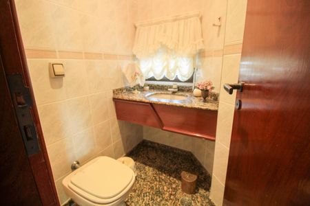 Apartamento à venda com 309m², 3 quartos e 4 vagas Apartamento à venda com 309m², 3 quartos e 4 vagasLavabo