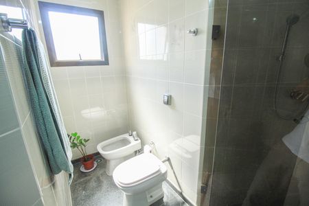 Apartamento à venda com 309m², 3 quartos e 4 vagas Apartamento à venda com 309m², 3 quartos e 4 vagas Banheiro Suíte 3